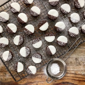 Bitesize peppermint creams